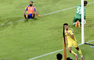 مران يسجل هدفه الأول في المنافسات الآسيوية مع النصر بعد 10 مشاركات