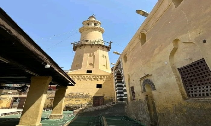 مسجد شيخ العرب همام.. تحفة معمارية بصعيد مصر تواجه خطر التآكل