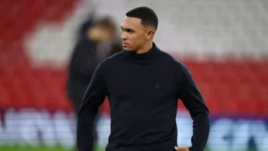 مشاعر جماهير ليفربول تجاه أرنولد وألونسو تثير الجدل والجدل المتزايد