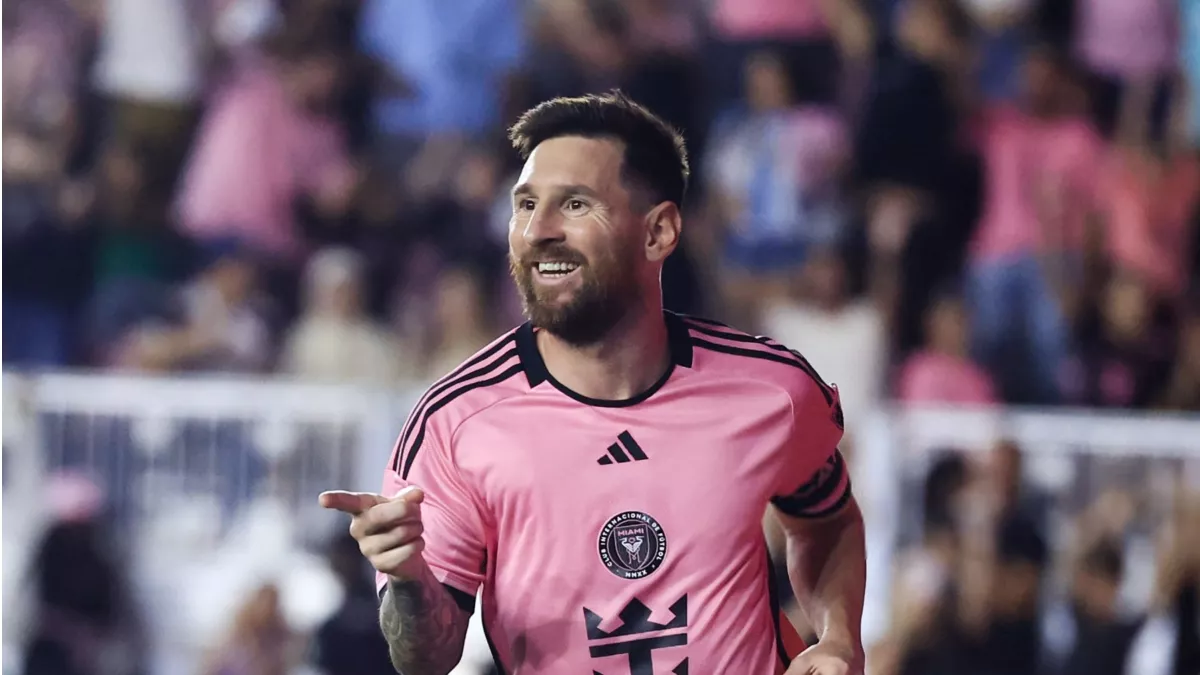 ميسي يقود إنتر ميامي لاكتساح سينسيناتي في نهائي القسم الشرقي