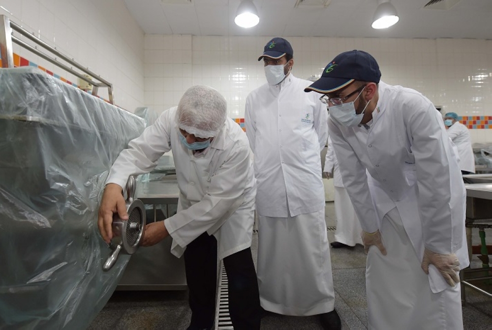 ميكروب وبكتيريا خطران يمنعان دخول أطنان من الدواجن إلى الأسواق المحلية!