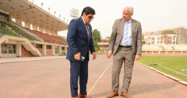 نائب رئيس جامعة أسيوط يتابع تجديد الاستاد الرياضي بالقرية الأوليمبية
