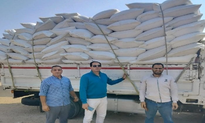 ضبط سيارة محملة بـ 8طن نخالة قبل بيعها في السوق السوداء بالبحيرة