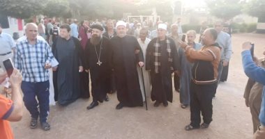 نقيب الأشراف بالشرقية يشارك في التصويت بقرية بني عامر الانتخابية