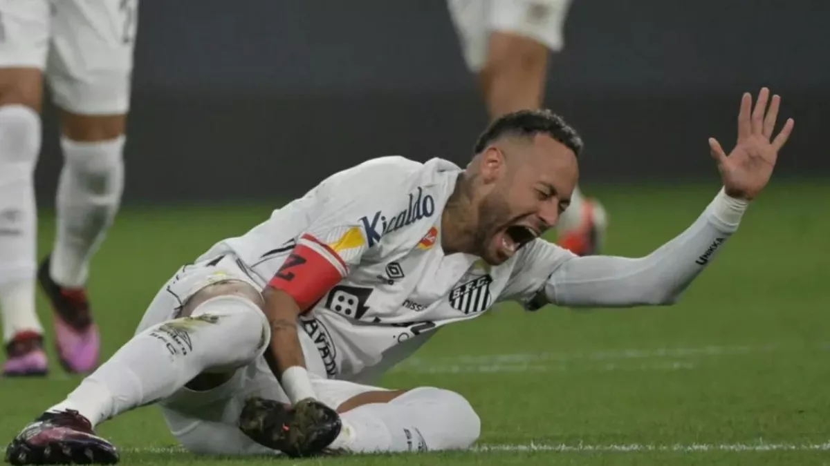 نيمار يبكي في قمة الدوري البرازيلي ويثير تعاطف الجميع