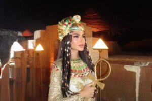 أول تعليق لهدى المفتي بعد مشاركتها بحفل افتتاح المتحف المصري الكبير