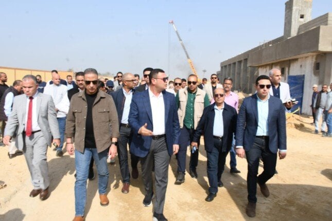 1.5 مليار جنيه لخدمة مليون مواطن: وزير الإسكان ومحافظ الفيوم يتفقدان "مجمع العزب" ضمن "حياة كريمة"