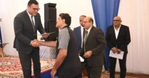 وزير الإسكان يُسلم عددا من عقود وحدات "سكن لكل المصريين" بالإعلان الرابع عشر