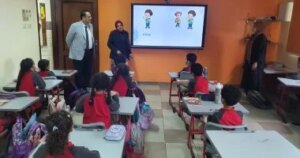 وكيل تعليم الغربية يتفقد إجراءات الأمان بمدارس شرق طنطا خلال جولته