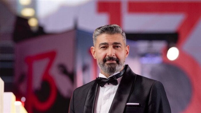 رد على منتقديه في بث مباشر.. ياسر جلال يبرر تصريحاته في الجزائر