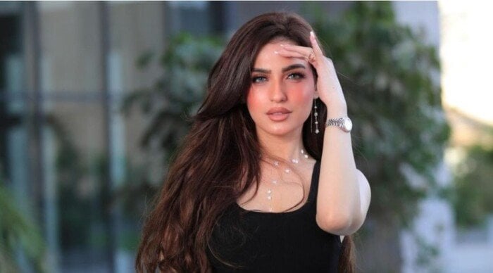 ياسمين عز تثير الجدل: علاج الشعر الهايش يتطلب لمسة من الزوج 3 مرات يوميا